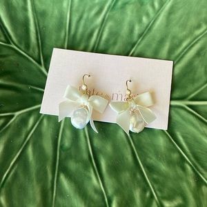 Kate & Mari pearl earrings